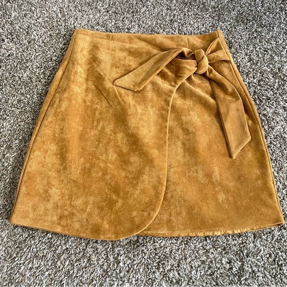 Blank NYC Gold Mini Skirt Size 24